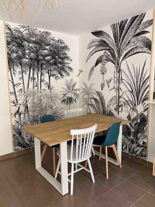 Tres Bel Appartement Contemporain Et Calme Frejus Exterior photo